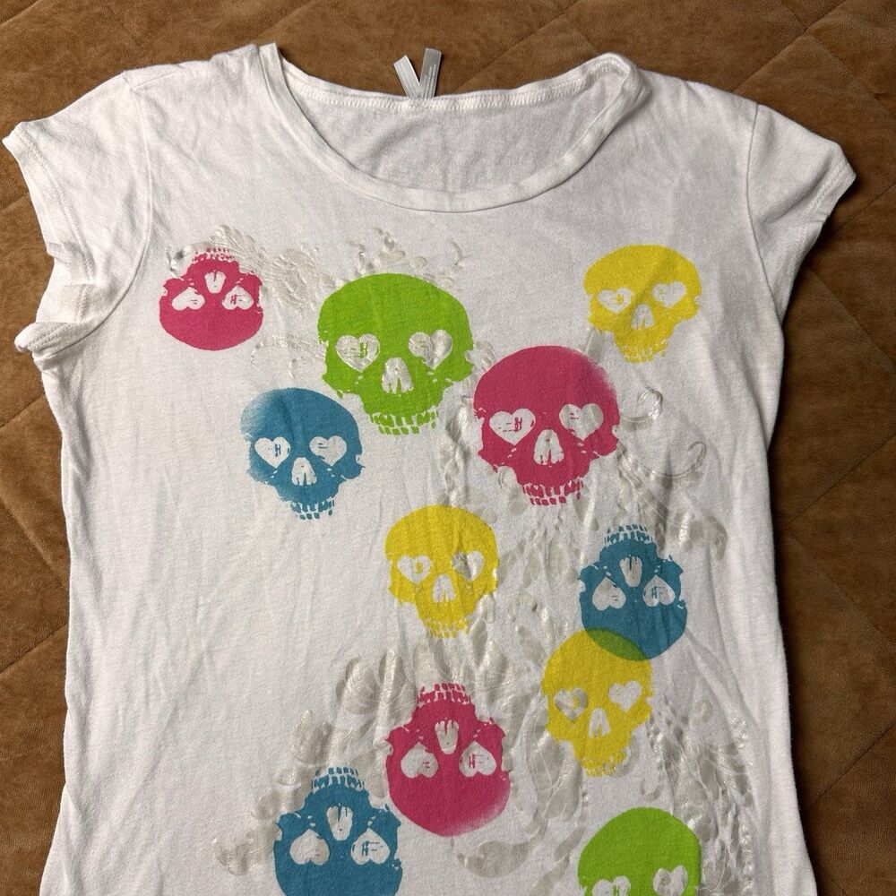 Max Studio Y2K Graphic Tee Womens Large White Neon Skulls Hearts Silver Foil
